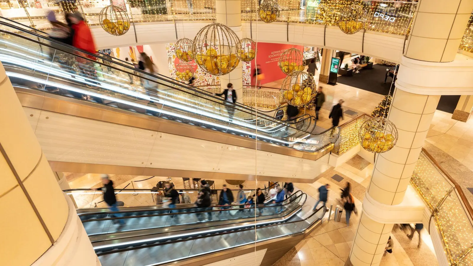 Der Einzelhandel mietet wieder mehr Flächen - insbesondere im Modehandel (Archivbild). (Foto: Silas Stein/dpa)