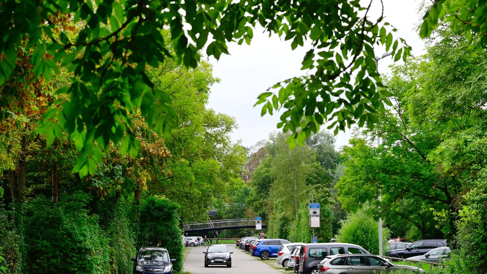 Wie der Name schon sagt, wird der Rezatparkplatz derzeit dafür genutzt, damit die Bürger hier ihre Fahrzeuge abstellen können, wenn sie in die Innenstadt wollen. Das soll sich in Zukunft ändern. (Foto: Jim Albright)