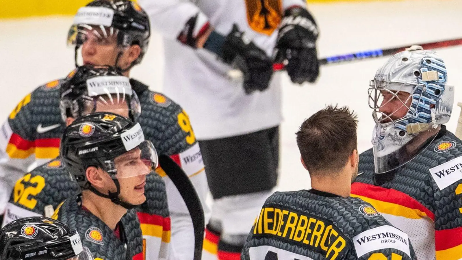 Das deutsche Eishockey-Team verlor gegen die Schweiz. (Foto: Pryèek Vladimír/CTK/dpa)