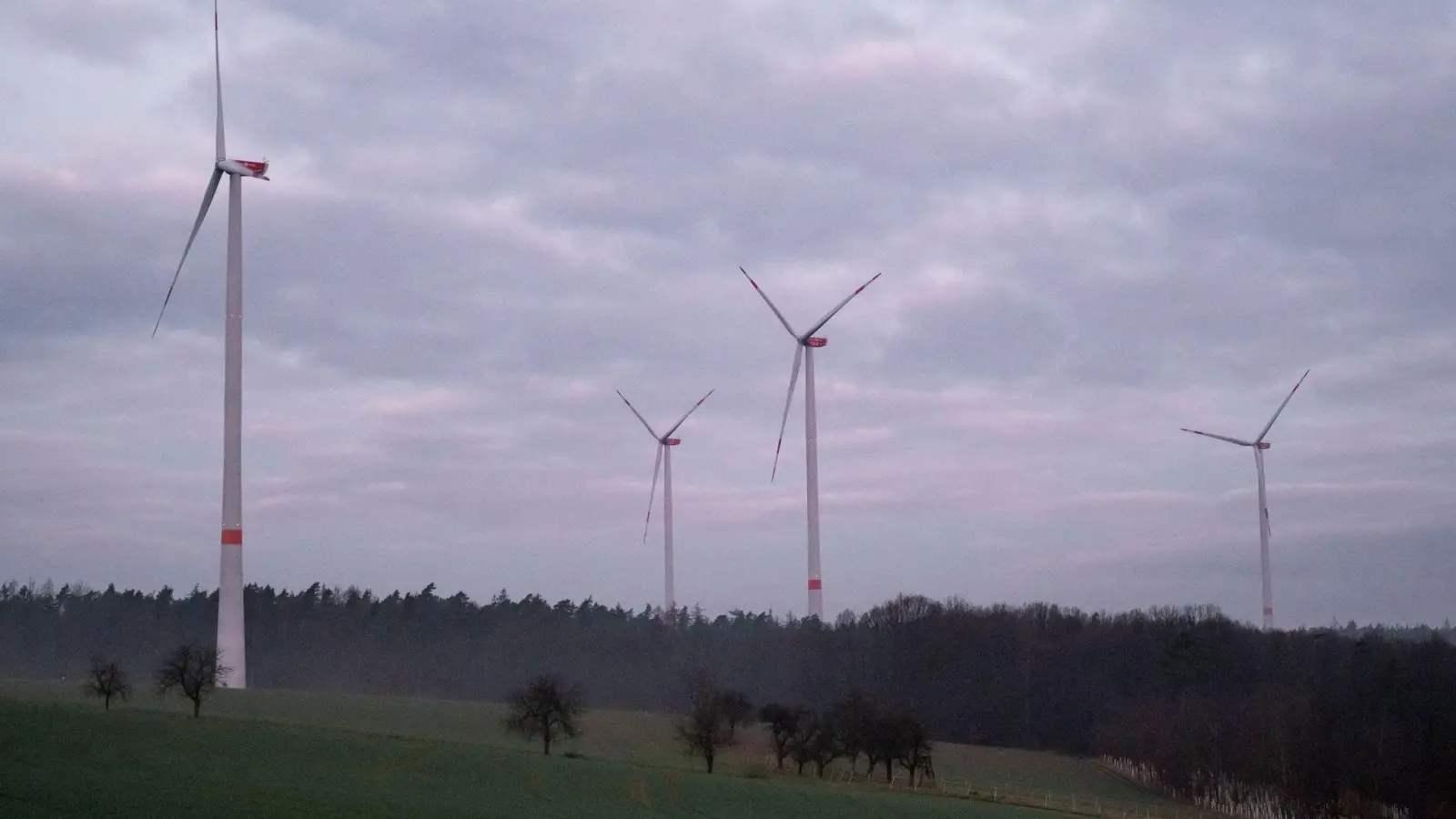 In Bayern soll mehr Erneuerbare Energie auch mit Beteiligung von Bürgern produziert werden. (Archivbild) (Foto: Daniel Vogl/dpa)