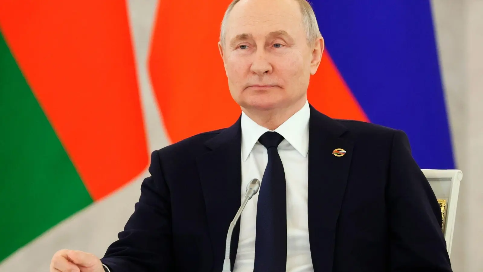 Russlands Präsident Wladimir Putin bei einer Tagung des russisch-belarussischen Staatsrats. (Foto: Mikhail Klimentyev/Sputnik Kremlin/AP/dpa)