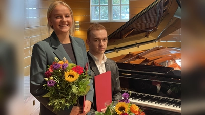 Die Tanzsportakrobatin Liana Wolf und der Musiker Acar Kraut wurden mit dem Ansbacher Jugendkulturpreis ausgezeichnet. (Foto: Lara Hausleitner)