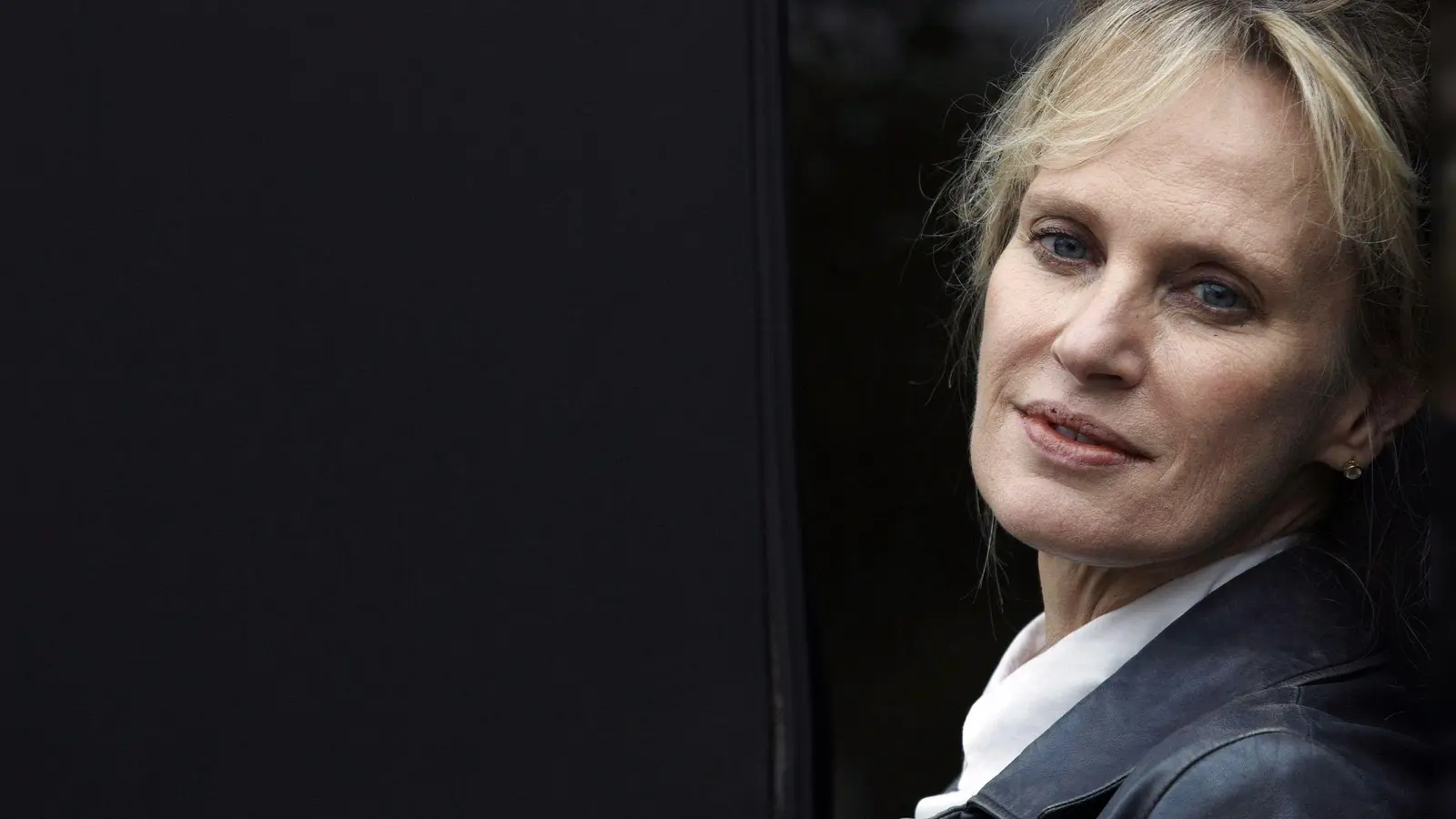 Siri Hustvedt schreibt an einem Buch über ihren gestorbenen Mann, den weltbekannten Autor Paul Auster. (Archivbild) (Foto: Alejandro Garcia/epa/dpa)