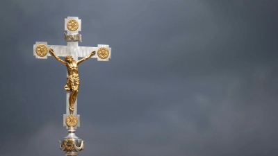 Die Kirchensteuer kann durch verschiedene Ansätze reduziert werden. (Foto: Marijan Murat/dpa/dpa-tmn)