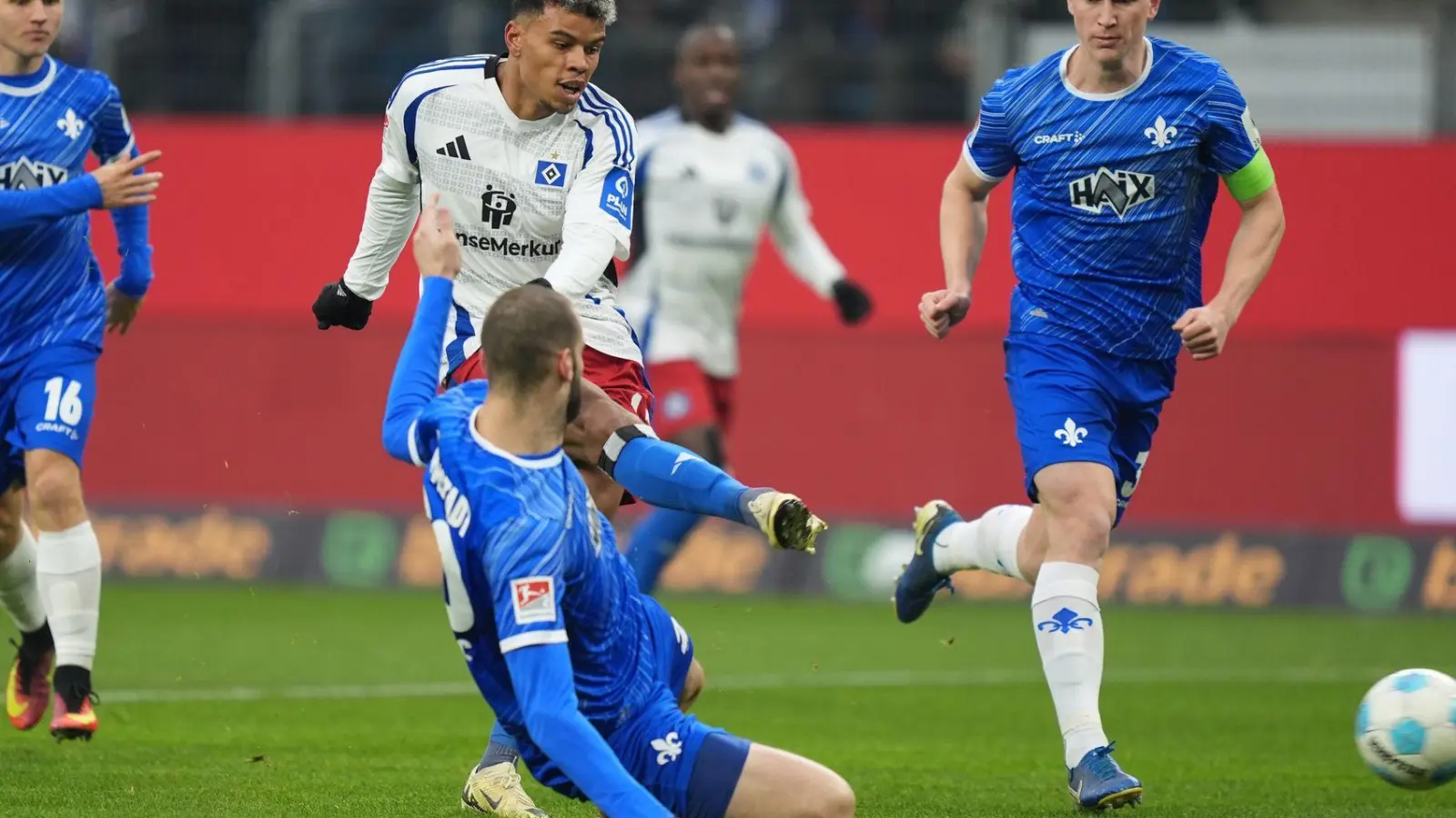 Königsdörffer trifft für den HSV. (Foto: Marcus Brandt/dpa)