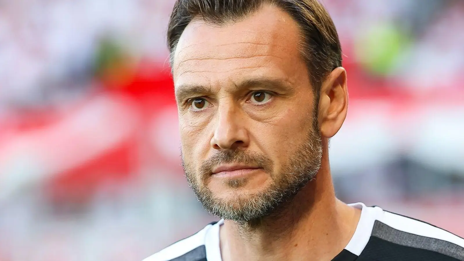 Der Cheftrainer des SV Wehen Wiesbaden: Nils Döring. (Foto: Daniel Löb/dpa)