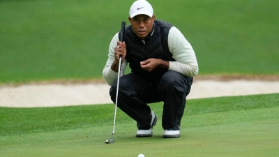 Musste das Masters in Augusta vorzeitig beenden: Tiger Woods. (Foto: Mark Baker/AP/dpa)