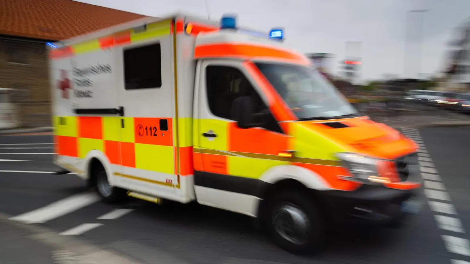 Der verletzte Junge wurde in ein Krankenhaus gebracht. (Symbolbild) (Foto: Nicolas Armer/dpa)